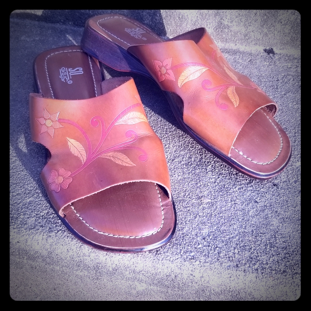 So...Gsjo Sandles